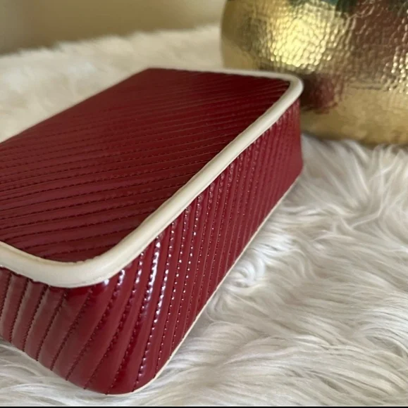 TORY BURCH ROBINSON PATENT  Red Shoulder Bag - Picture 8 of 8